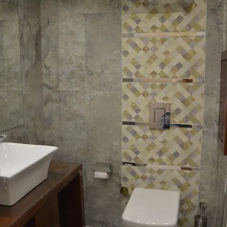 Hotel Sahra Airport 3*